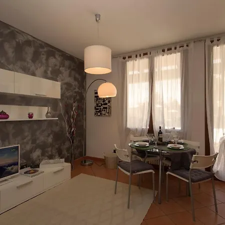 Monate Sleeps 3 Pool *